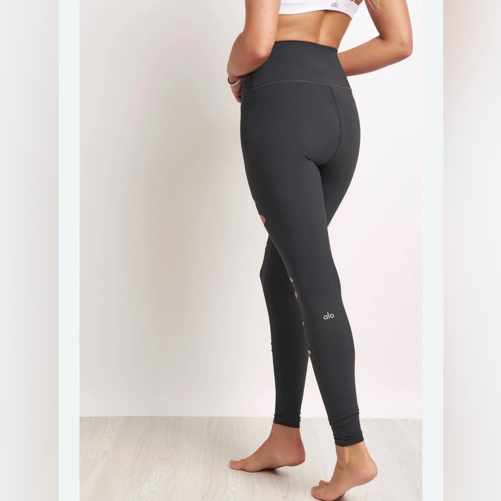 ALO Yoga High-Waist Ripped Warrior Legging size XXS perfect condition NO flaws - Picture 10 of 16